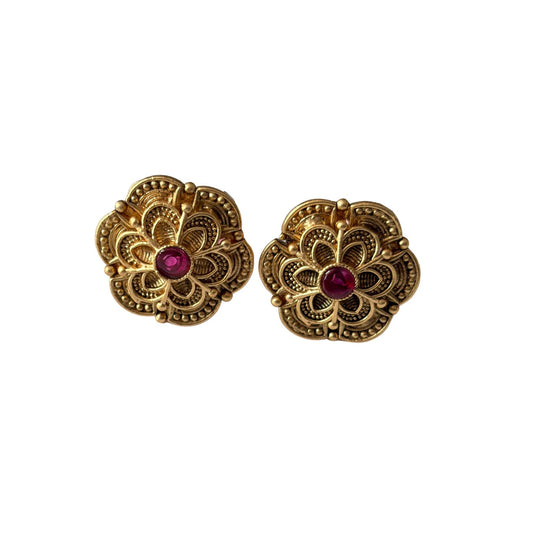 Stunning cute antique gold stud