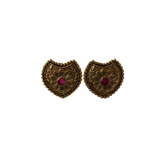 Stunning cute antique gold stud