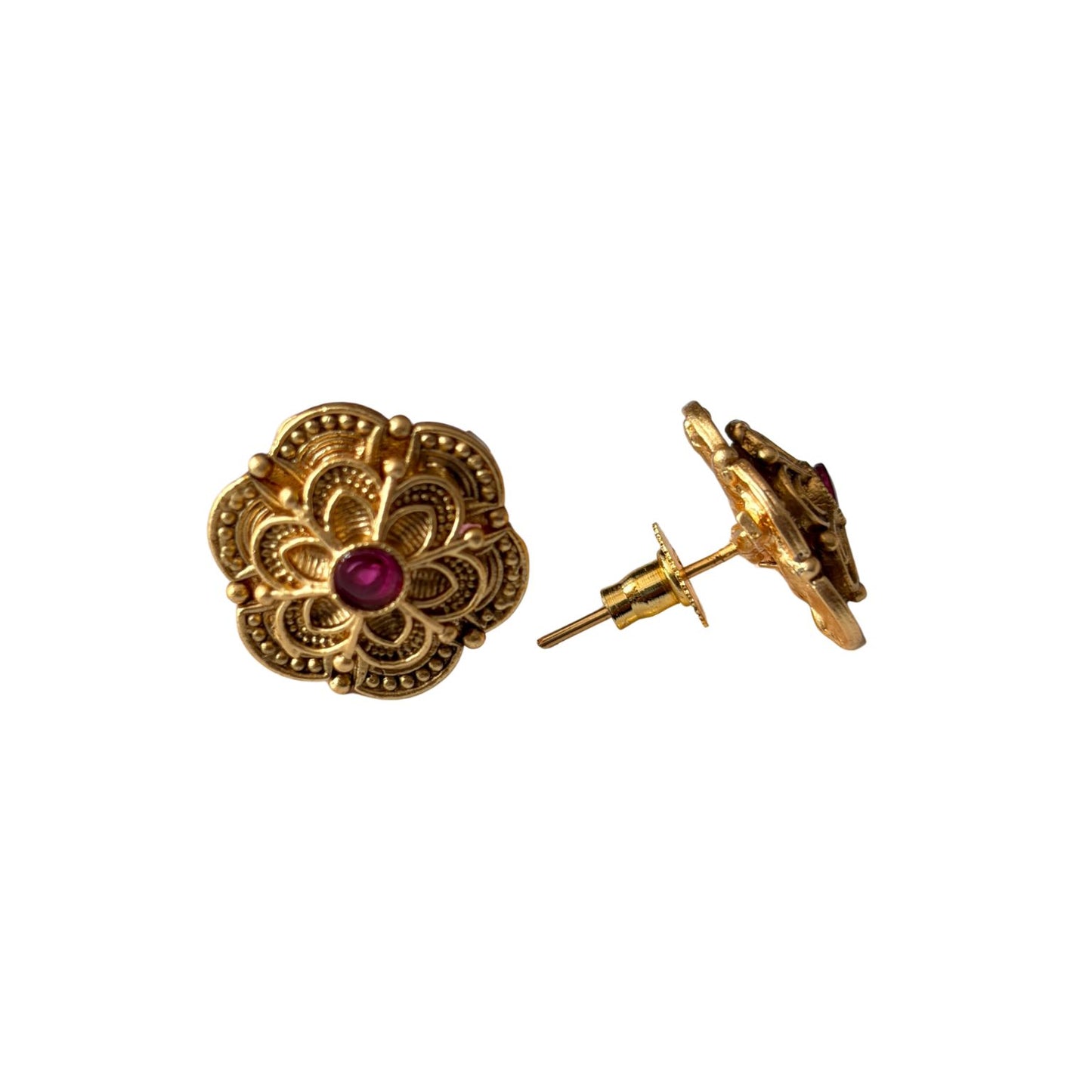 Stunning cute antique gold stud