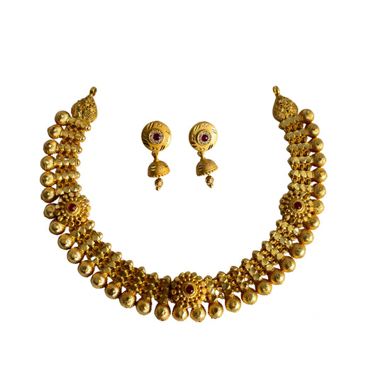 Three Flower Golden Necklace