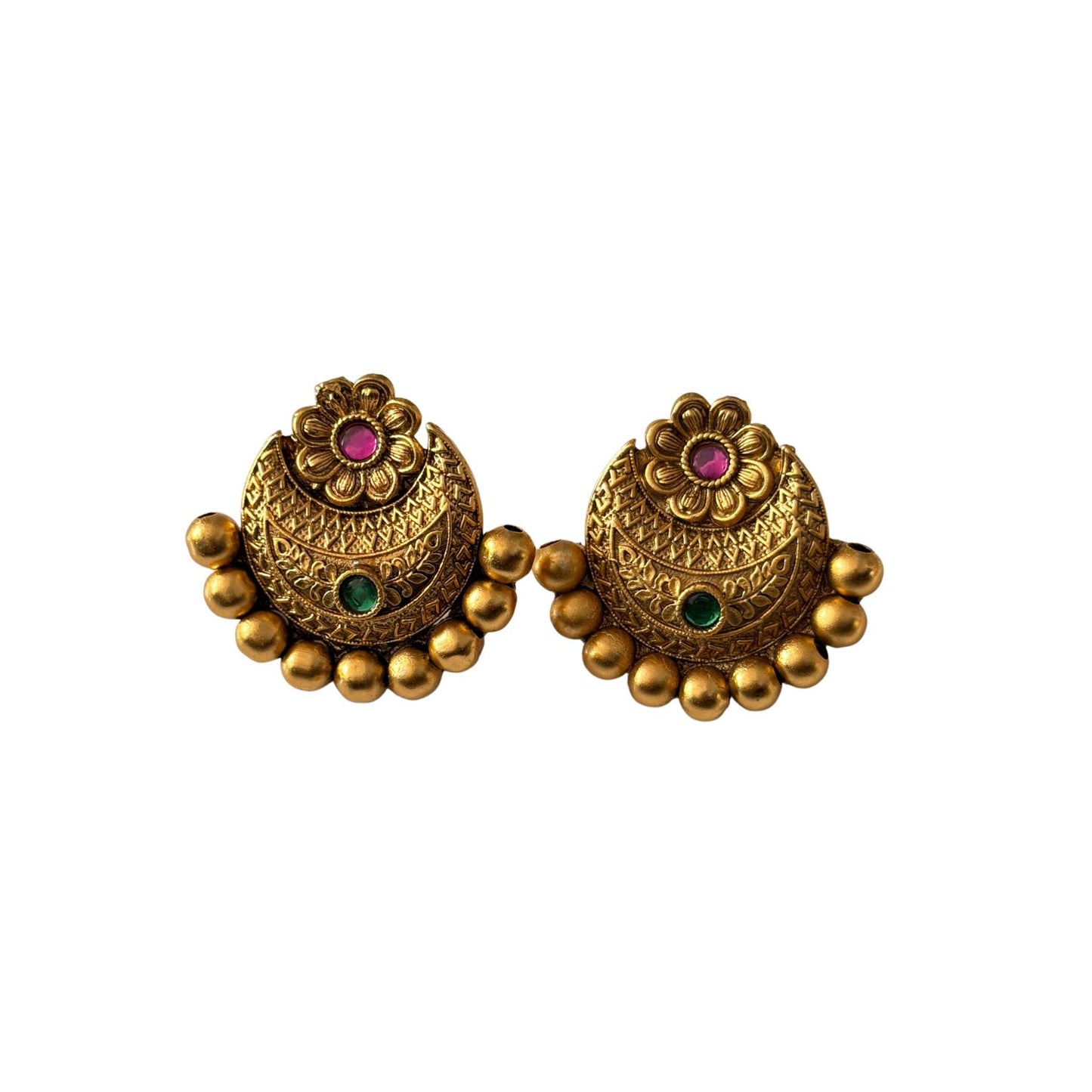 Stunning cute antique gold stud