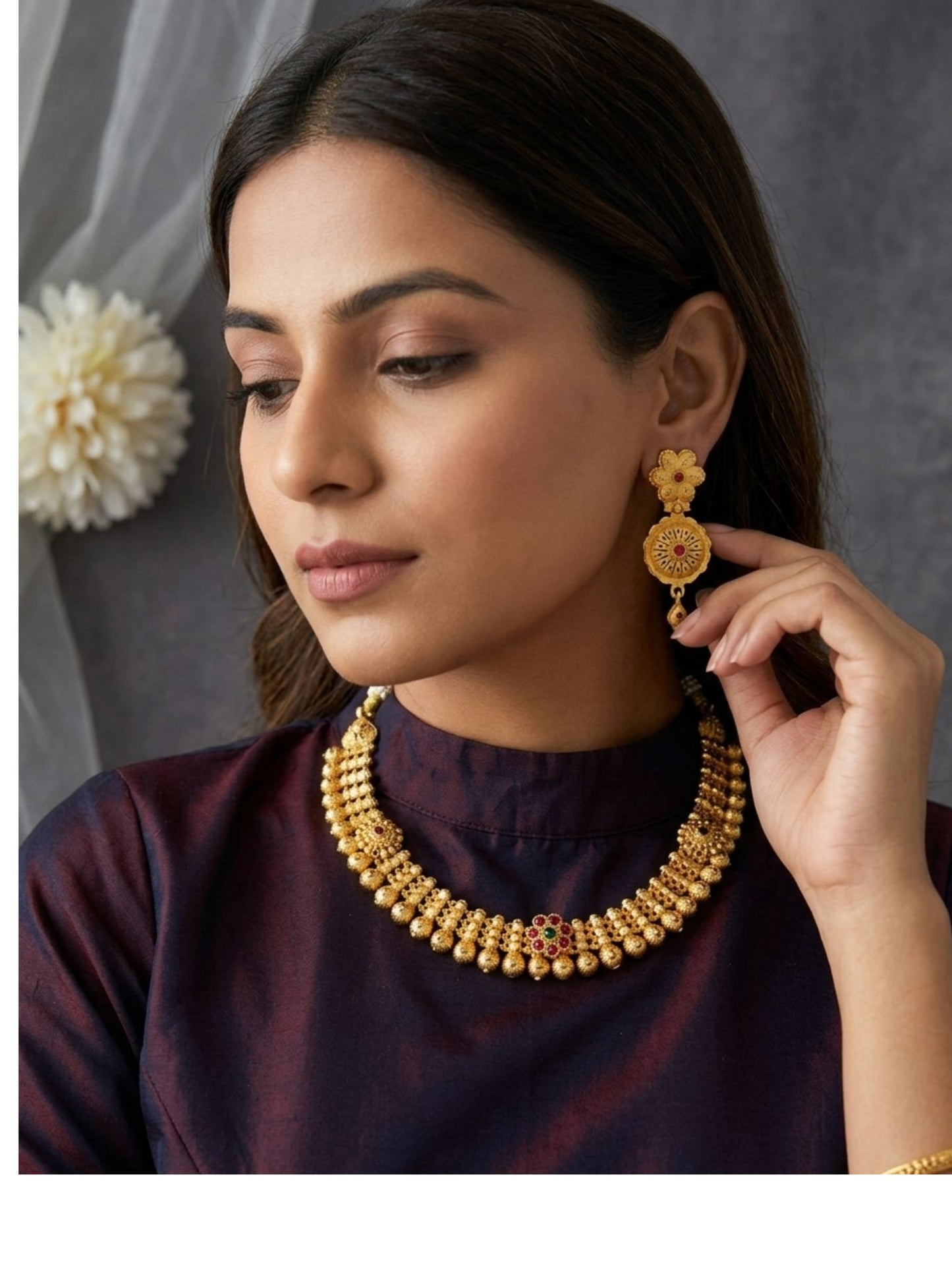 Three Flower Golden Necklace