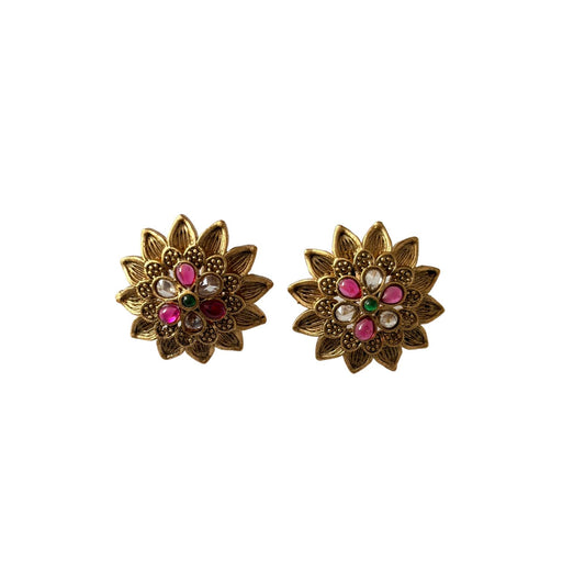 Stunning cute antique gold stud