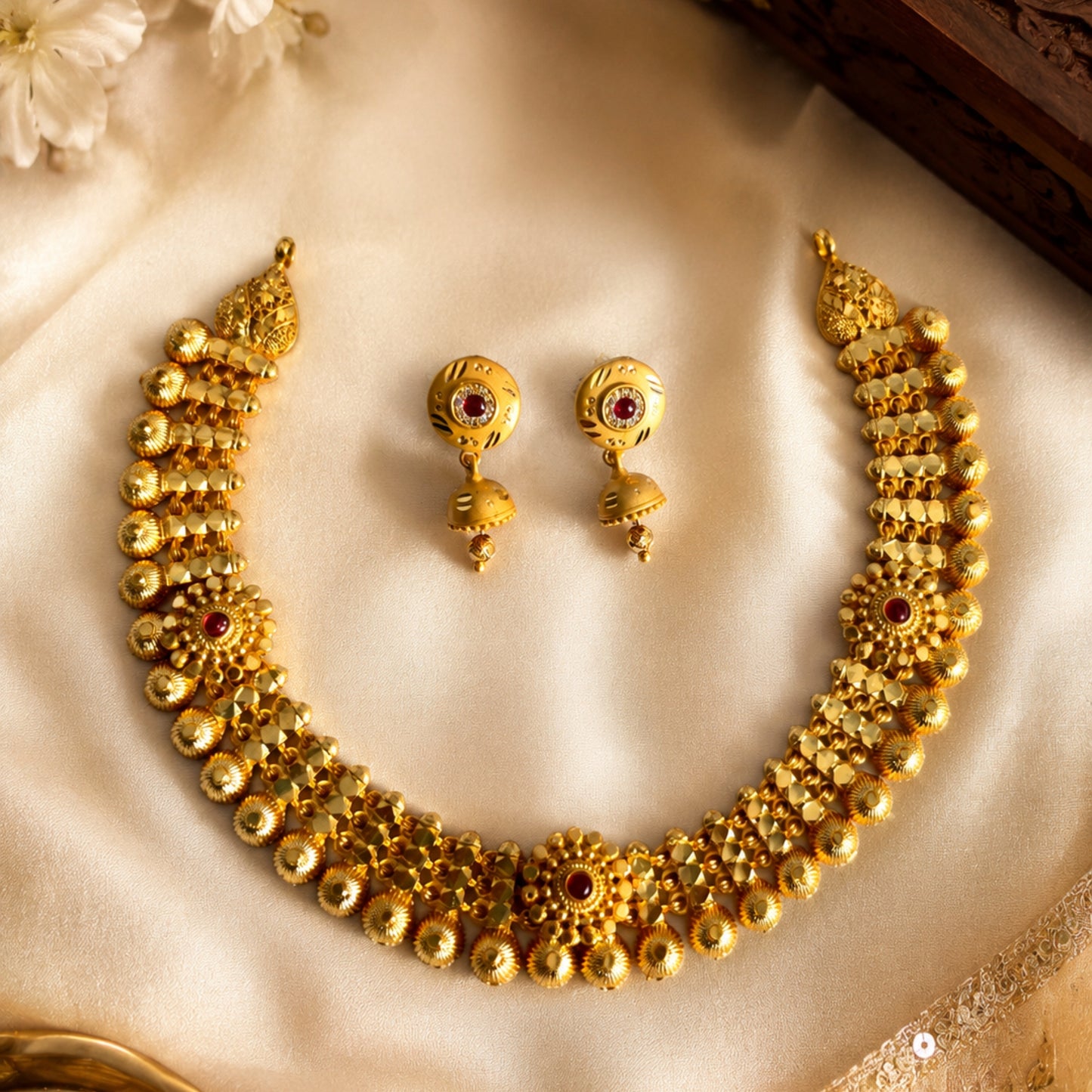 Three Flower Golden Necklace