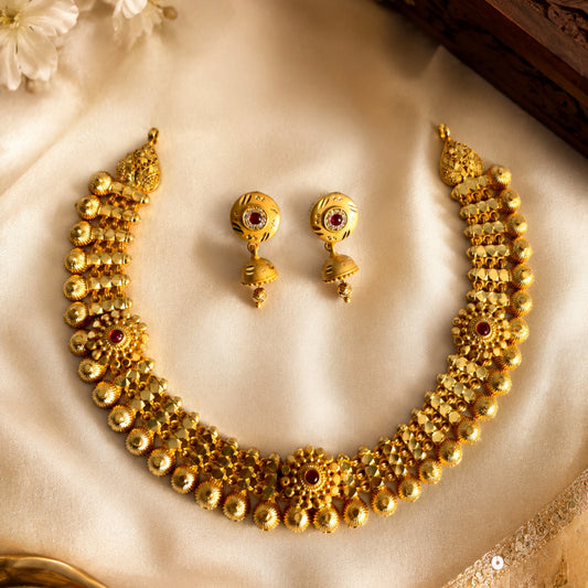 Three Flower Golden Necklace
