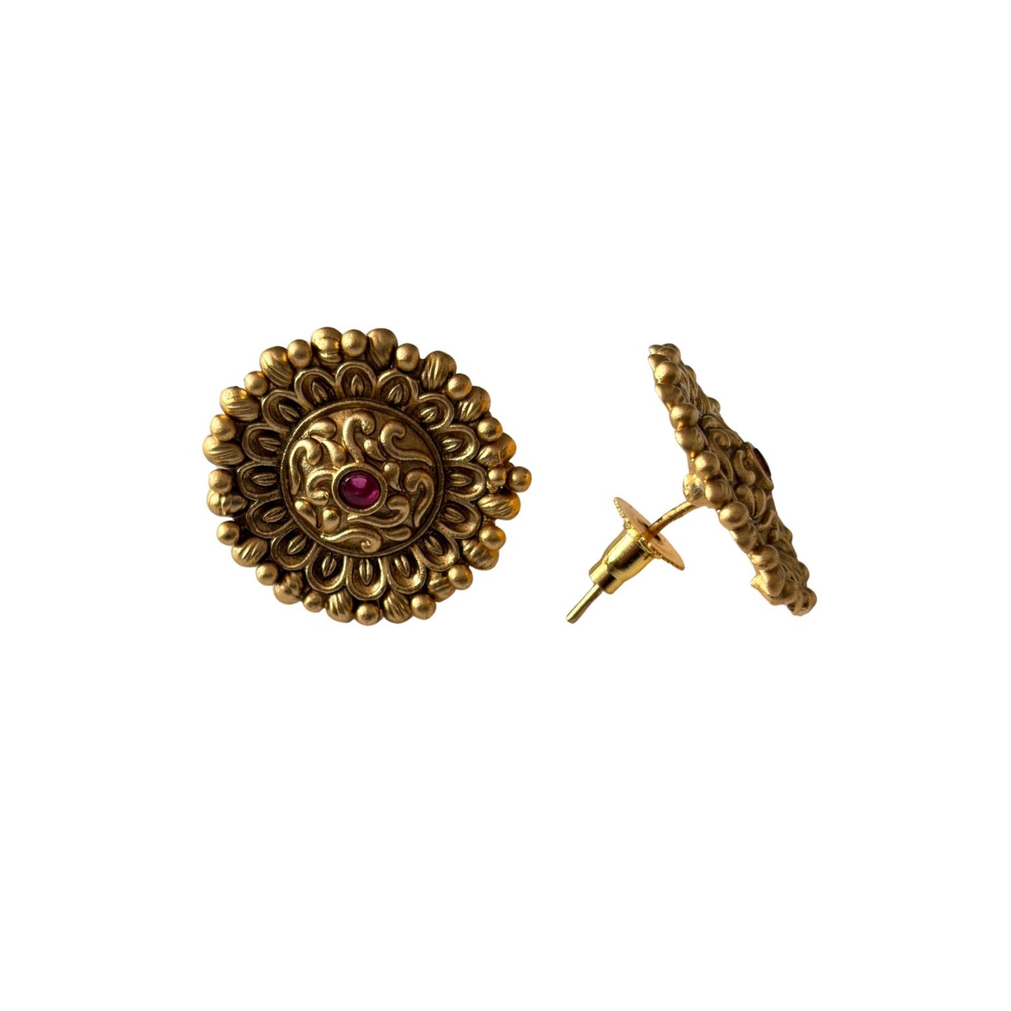 Stunning cute antique gold stud