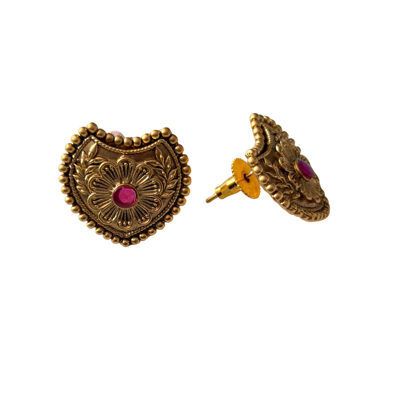 Stunning cute antique gold stud