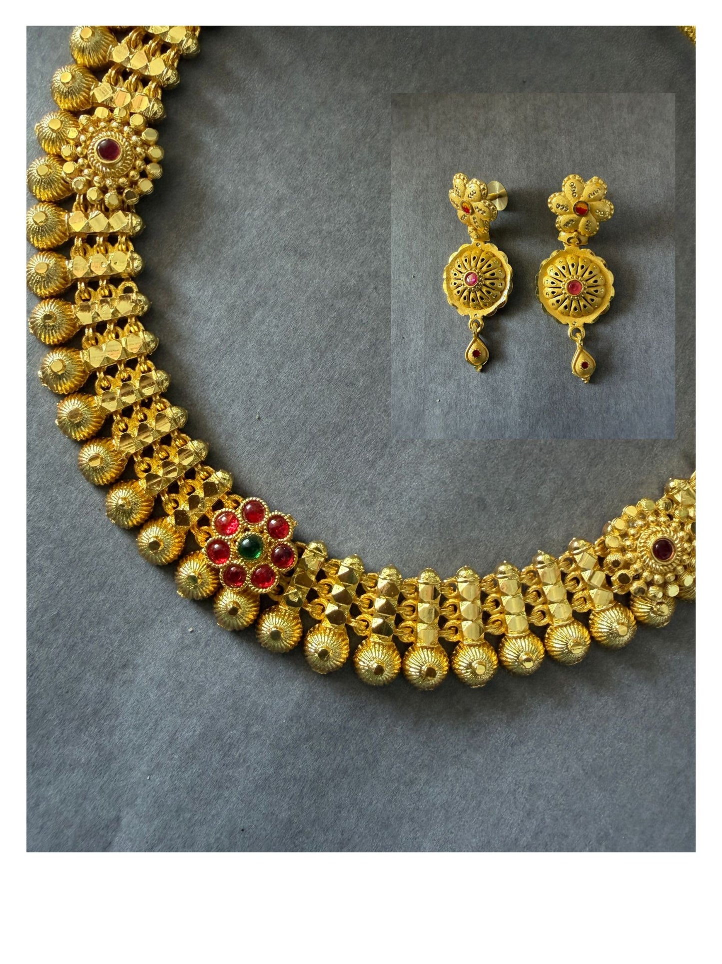 Three Flower Golden Necklace