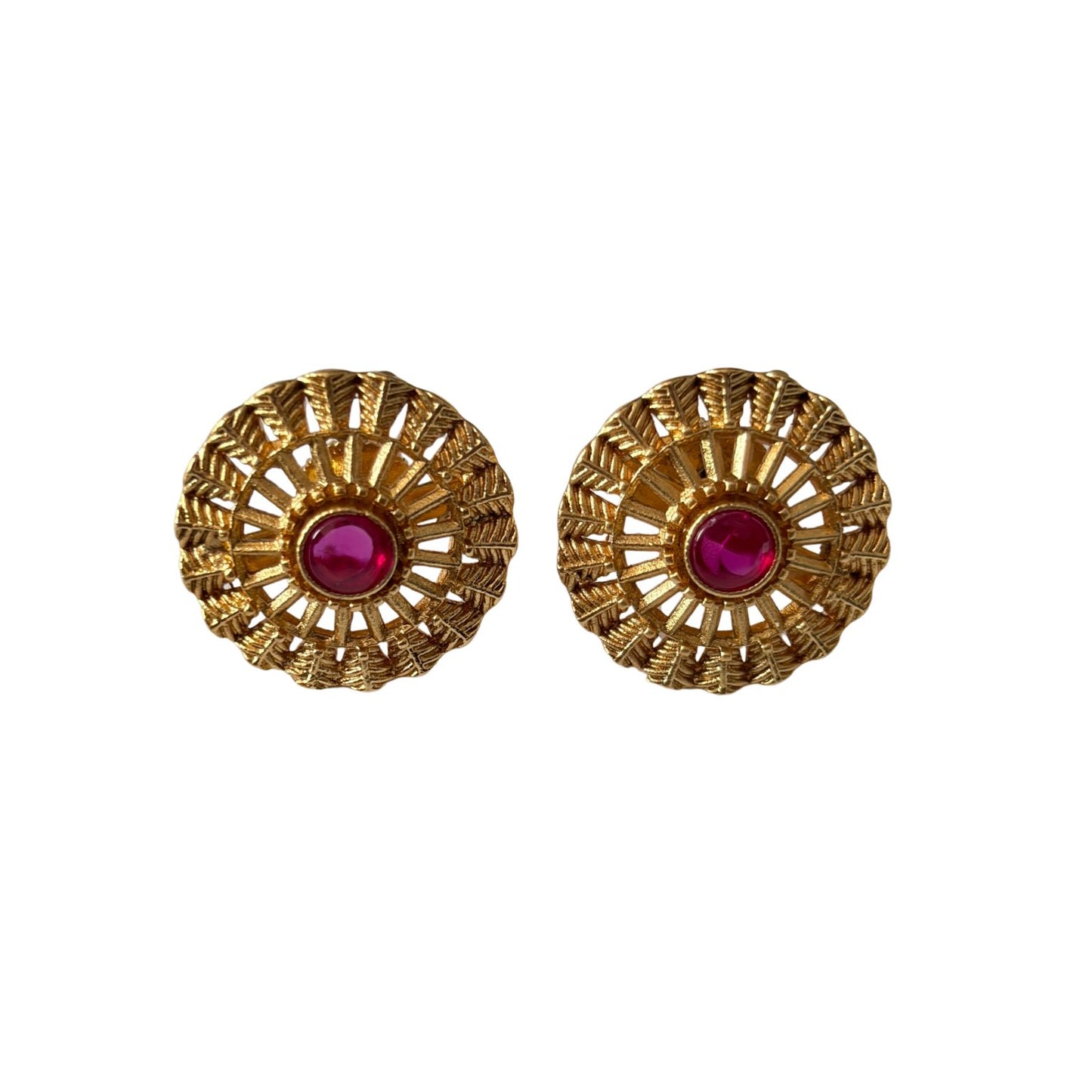 Stunning cute antique gold stud