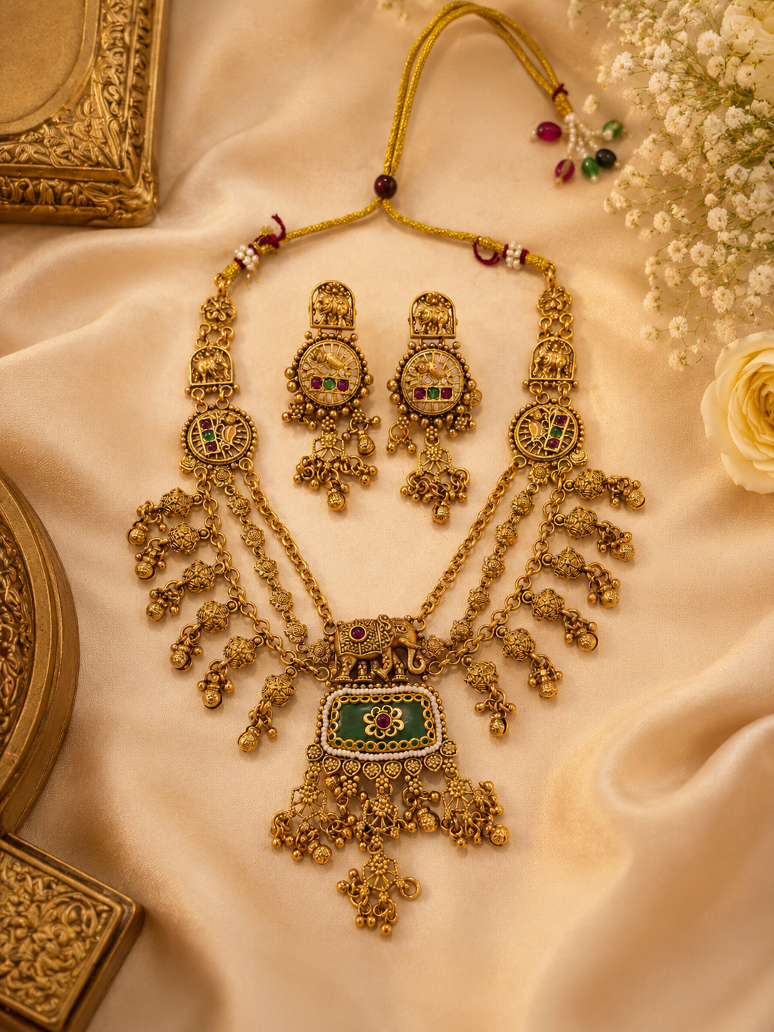 Venya Necklace set