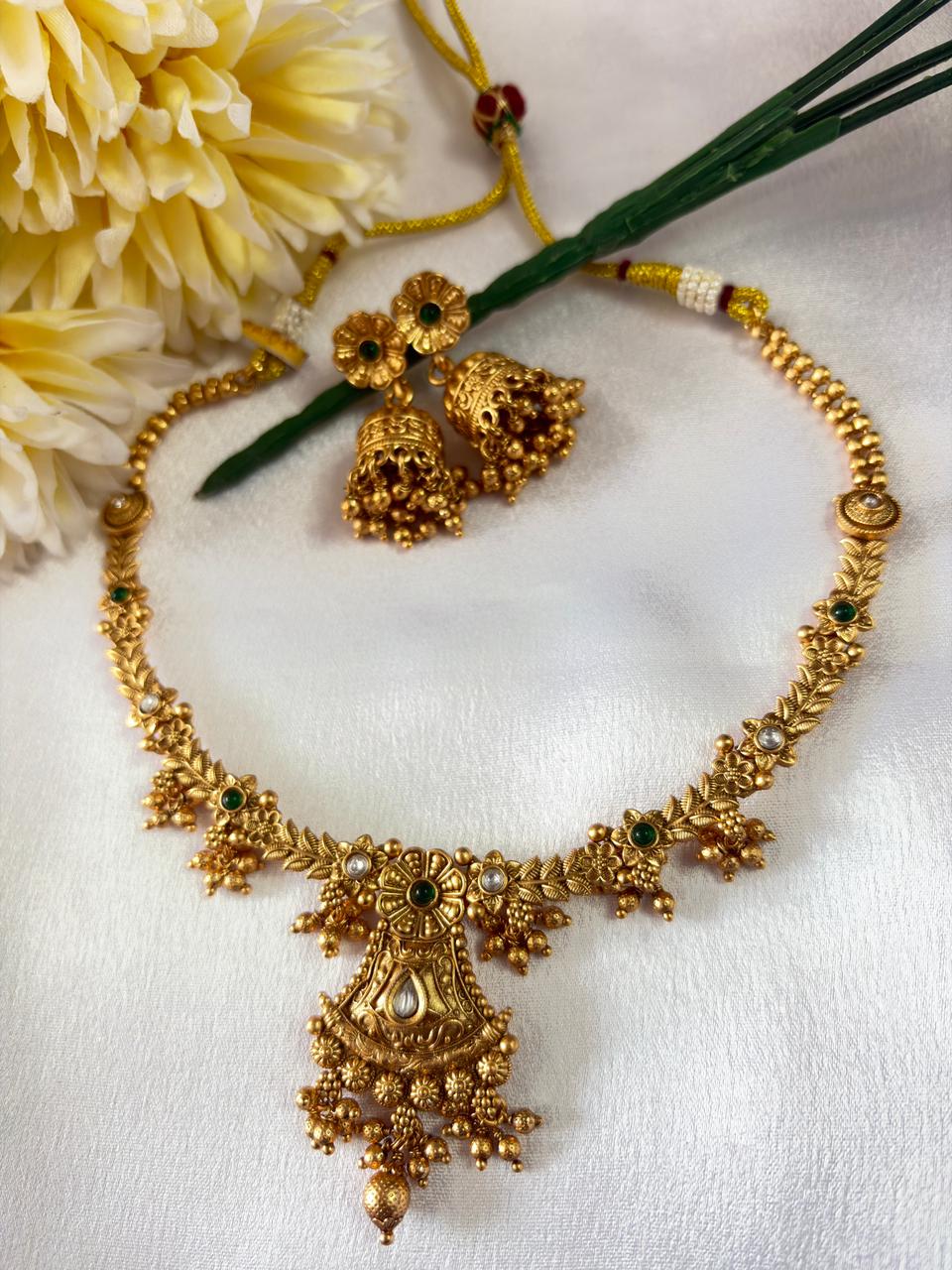 Savarna Pushpa Necklace